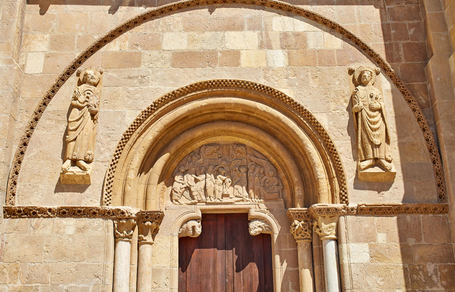 Basilica Isidoriana - Portada
