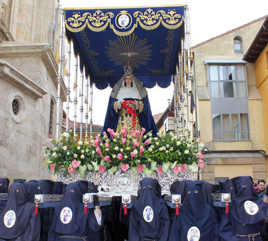 Sacramental y Penitencial Cofradía de Nuestro Padre Jesús Sacramentado y María Santísima de la Piedad Amparo de los Leoneses