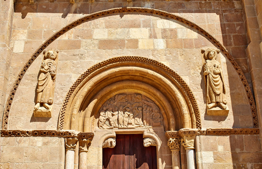 Fachada San Isidoro de León