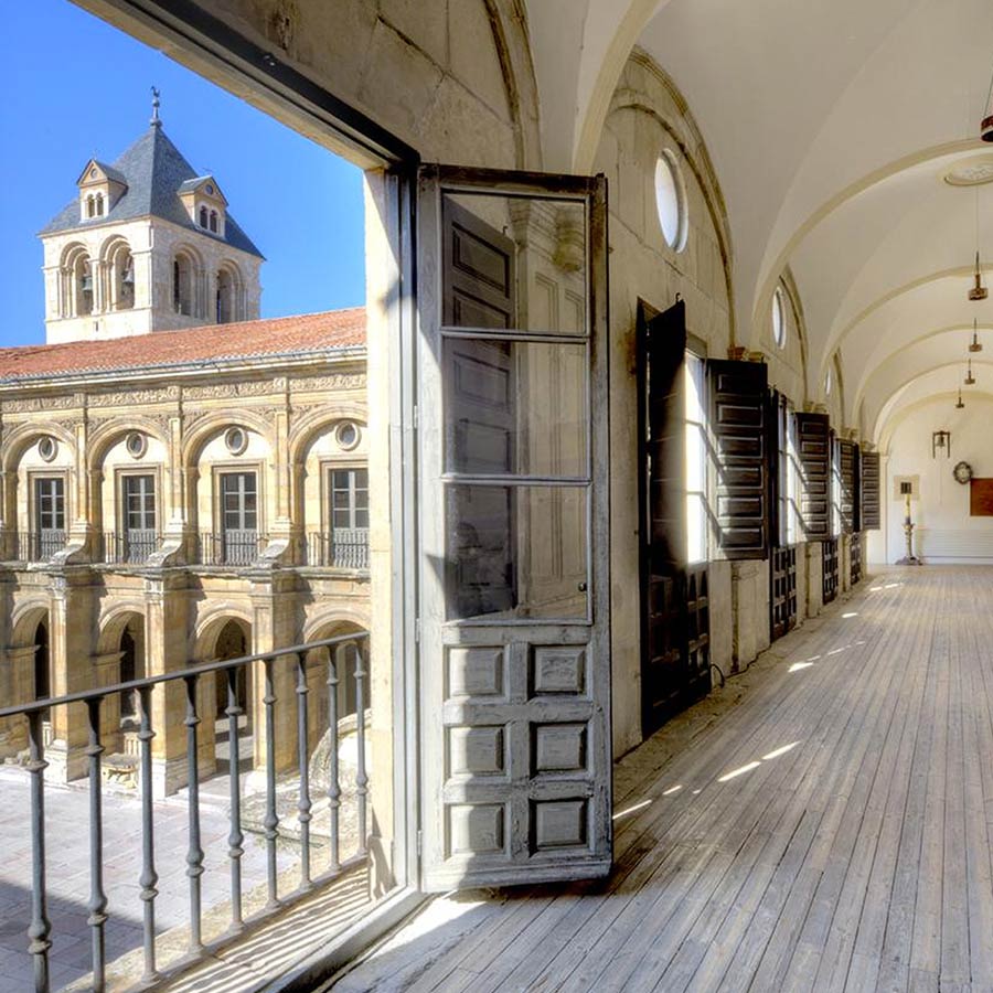 Royal Colegiate of Saint Isidoro Hotel